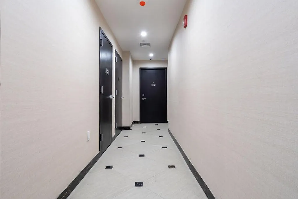 Hotel Ninety Five Fordham / St. Barnabas Hospital New York